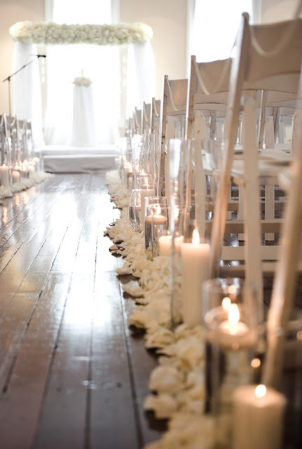 Aisle runner floral design with Accent Decor vases