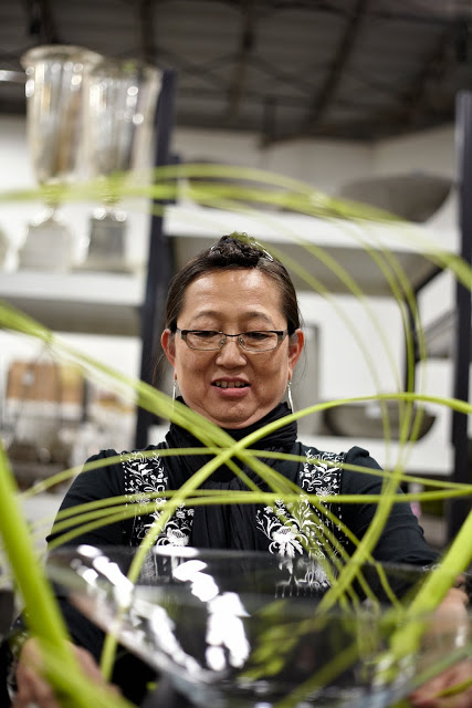Designer Hitomi Gilliam preparing for Festoons floral design workshop in Atlanta